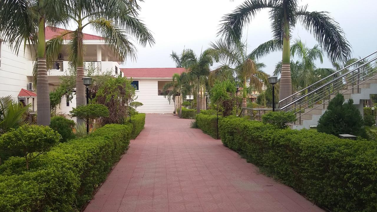 Swayam Resort Balangir Экстерьер фото